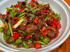小炒黄牛肉-老滇山寨•云南特色菜•地方菜•民族风情歌舞表演(金碧店)