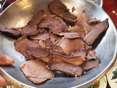 带皮驴肉-老石黑山羊毛驴肉火锅(金凯广场店)