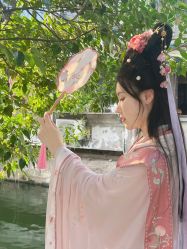 -一揽芳华汉服旗袍体验馆(拙政园店)