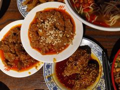 -爆炸头阿姨小四川正宗川味小吃(无任何分店)