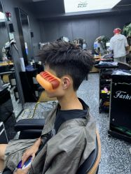 -藤野造型专业烫染接发