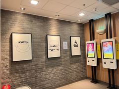 -麦当劳(上海虹桥站30B检票口楼上)
