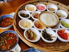 -包整·丝娃娃(一览甲秀楼风景店)