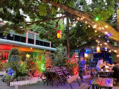 -Green Tree Rest. & Pub