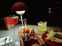 -FOUR PLAY BAR