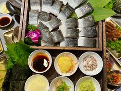 -围炉肉舍丹东海鲜烤肉·烤活鳗(步行街店)