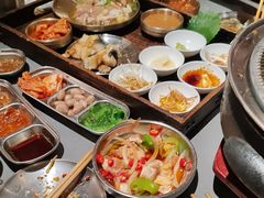 -围炉肉舍•炭烤活鳗•丹东海鲜烤肉(步行街店)