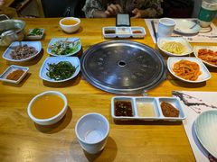 -唯成•韩国炭火烤肉 유성고기