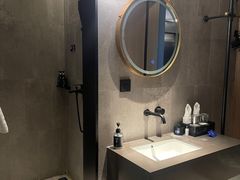 -舍居智能酒店(深圳宝安翻身地铁站店)