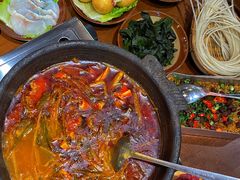 -黔有有贵州酸汤夺夺粉火锅(五味十字店)