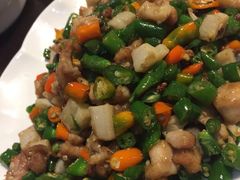 尖椒鸡-舌尖上的食缘花园主题餐厅
