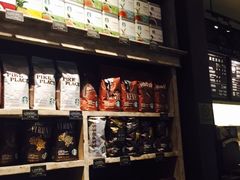 零售区-星巴克臻选(广州沙面店)