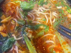 张飞牛肉面-爆炸头阿姨小四川正宗川味小吃(无任何分店)