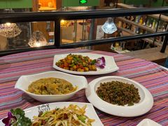 -香巴拉云南餐厅(华莱坞店)