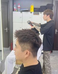 -藤野造型烫发染发