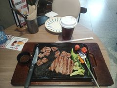 -必胜客(上海华谊新所店)