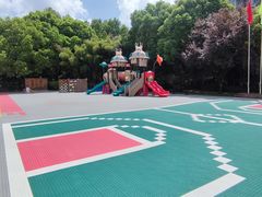 -上海青草地幼儿园