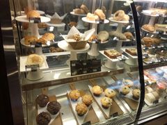 面包甜点陈列柜-星巴克(西安李家村万达店)