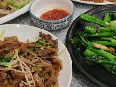 干炒牛河-粤·向群饭店(龙津东路总店)