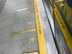 -东方体育中心(地铁站)