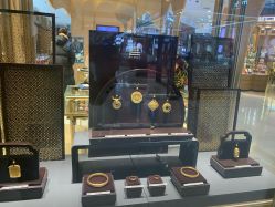 -周大福 CHOW TAI FOOK(新世界百货崇文店)