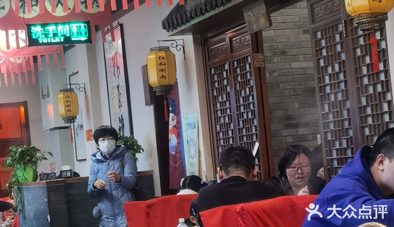 铜锅涮肉 他家算正宗了[强][强][强][笑脸][笑脸][笑脸]