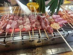 -哈尔滨小酒馆·鲜肉现穿自助烧烤(康新花园店)