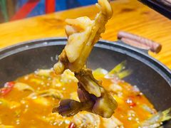 鲜鱼锅牛蛙-小小河边鱼(天润城店)