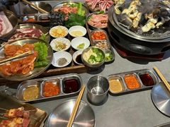 -围炉肉舍•炭烤活鳗•丹东海鲜烤肉(步行街店)