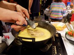 -鲜入围煮花胶鸡海鲜火锅