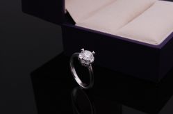 -威德钻石-克拉钻大本营(南京东路店)