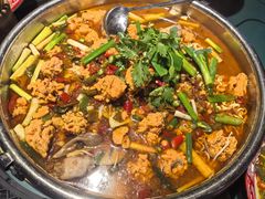 -牟记江湖重庆地标特色菜鱼蛋海鲜羊蝎子(巴南区黑金冠十多年好店)