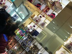 -VENCHI 闻绮(上海佛罗伦萨小镇店)