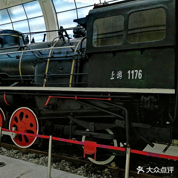 在武汉能看到火车的地铁站