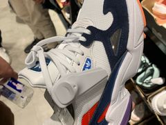 -首创奥特莱斯(西安店)