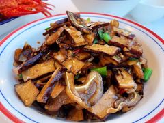 武冈香干炒耳尖-湘江大码头·龙虾馆(渔人码头一店)