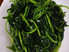 -黄记四更烤乳猪店