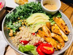 鸡肉牛油果芒果色拉-Wagas沃歌斯(枫蓝国际店)