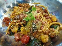 -愉肴麻辣香锅(中北镇店)