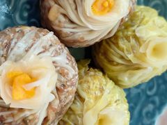 蛋黄芝士纸皮烧麦-鑫震源·苏式大虾生煎(山塘街店)