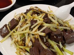 韭黄炒猪红-一哥美食(总店)