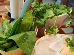 -东巴婆婆云南鱼豆花火锅(大东门店)