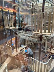 -PIPIKINGDOM皮皮王国欢乐号(欢乐海岸购物中心店)