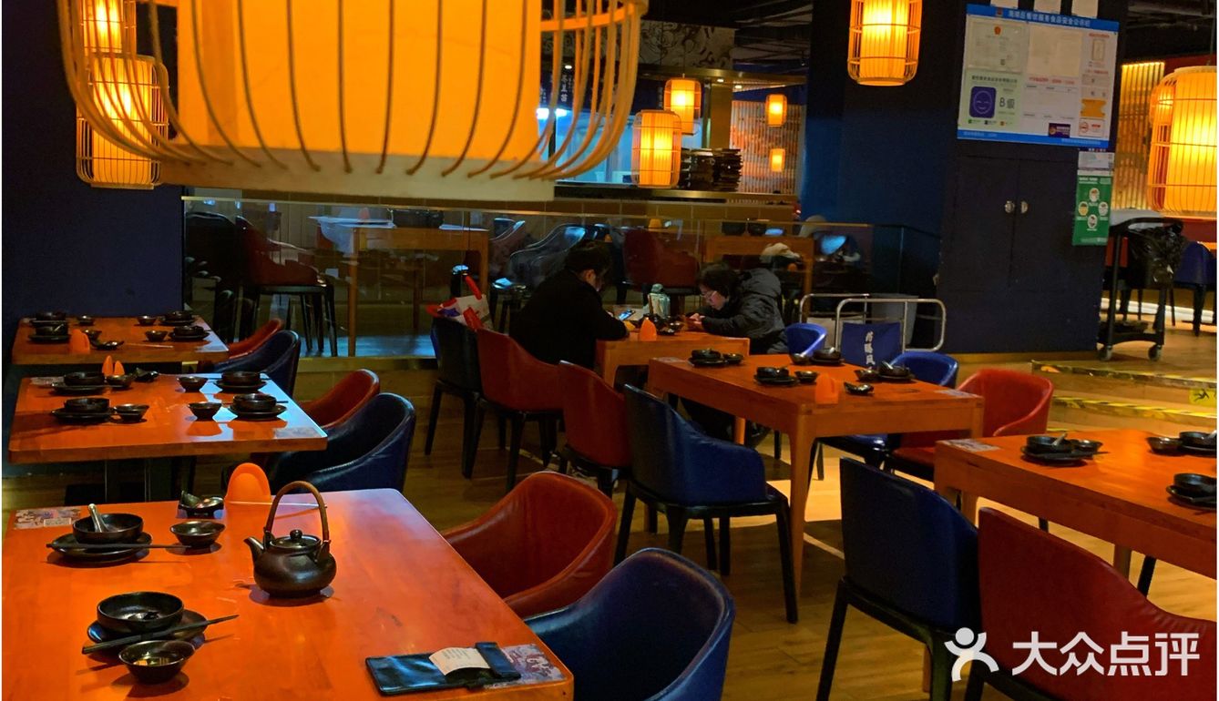 撚手特色粤菜强劲火候啫啫煲丨专门店喳喳煲