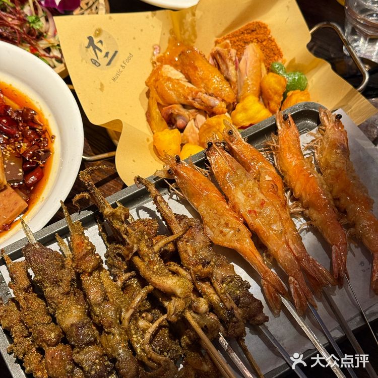 周末聚会首选！超惬意酒馆还能看球赛！