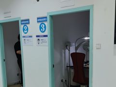 -上海大学附属上海和平眼科医院