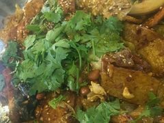 -愉肴麻辣香锅(中北镇店)