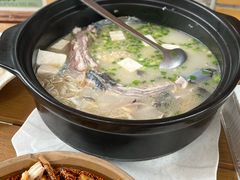 -土砂锅生态山庄·非遗砂锅雅鱼