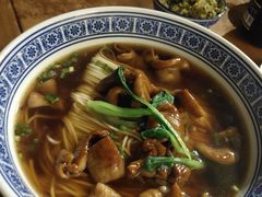 -沪西老弄堂面馆(定西路店)