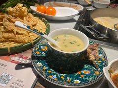-尚尚仙·酸汤猪手·猪肚鸡火锅(华联万柳购物中心店)